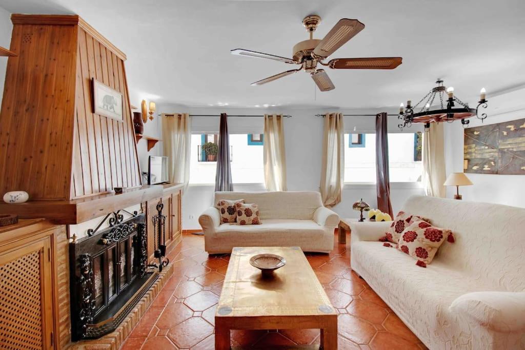Duplex Tematico Andaluz Con Agradable Terraza - El Mirador De Benahavis 2 Apartment Bagian luar foto