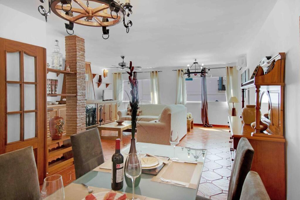 Duplex Tematico Andaluz Con Agradable Terraza - El Mirador De Benahavis 2 Apartment Bagian luar foto